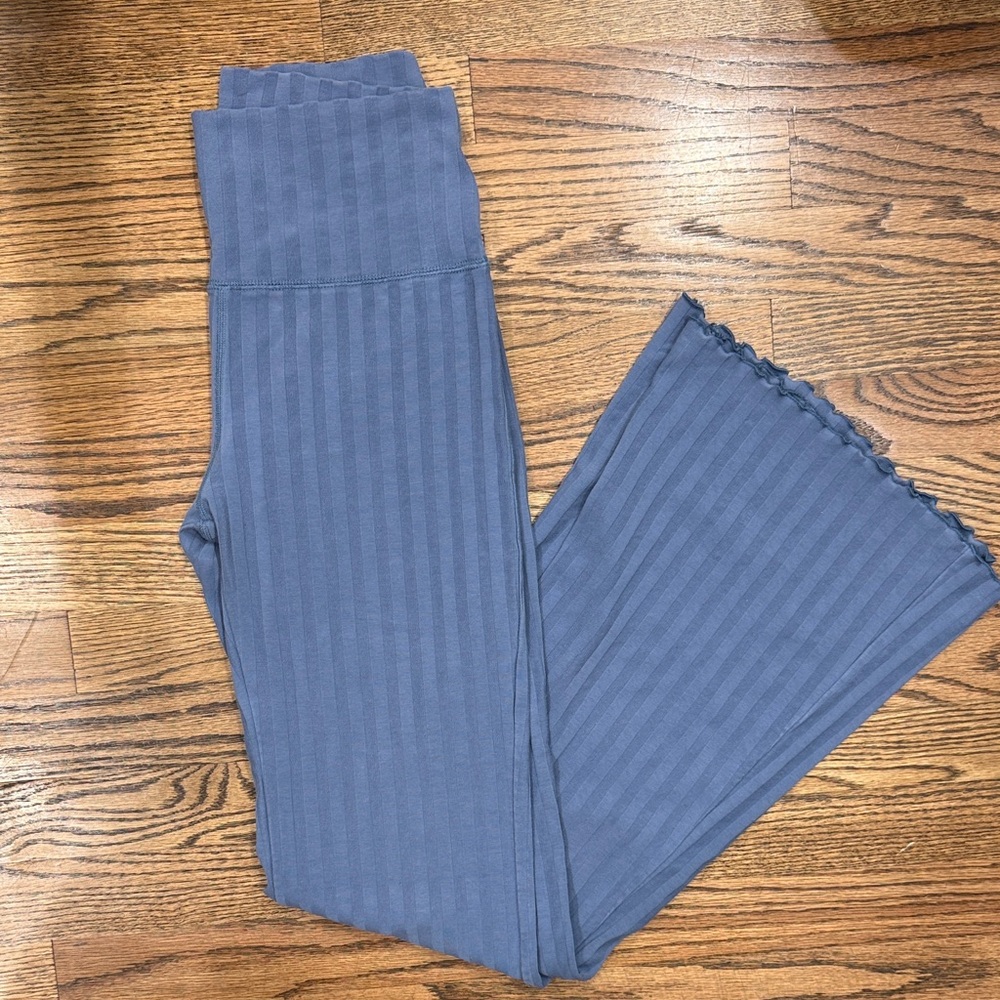 Aerie Blue High Rise Ribbed Flare Leggings Size M